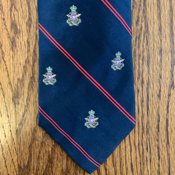 Vintage Silk Crest Stripe Navy Tie Preppy - Picture 2 of 5